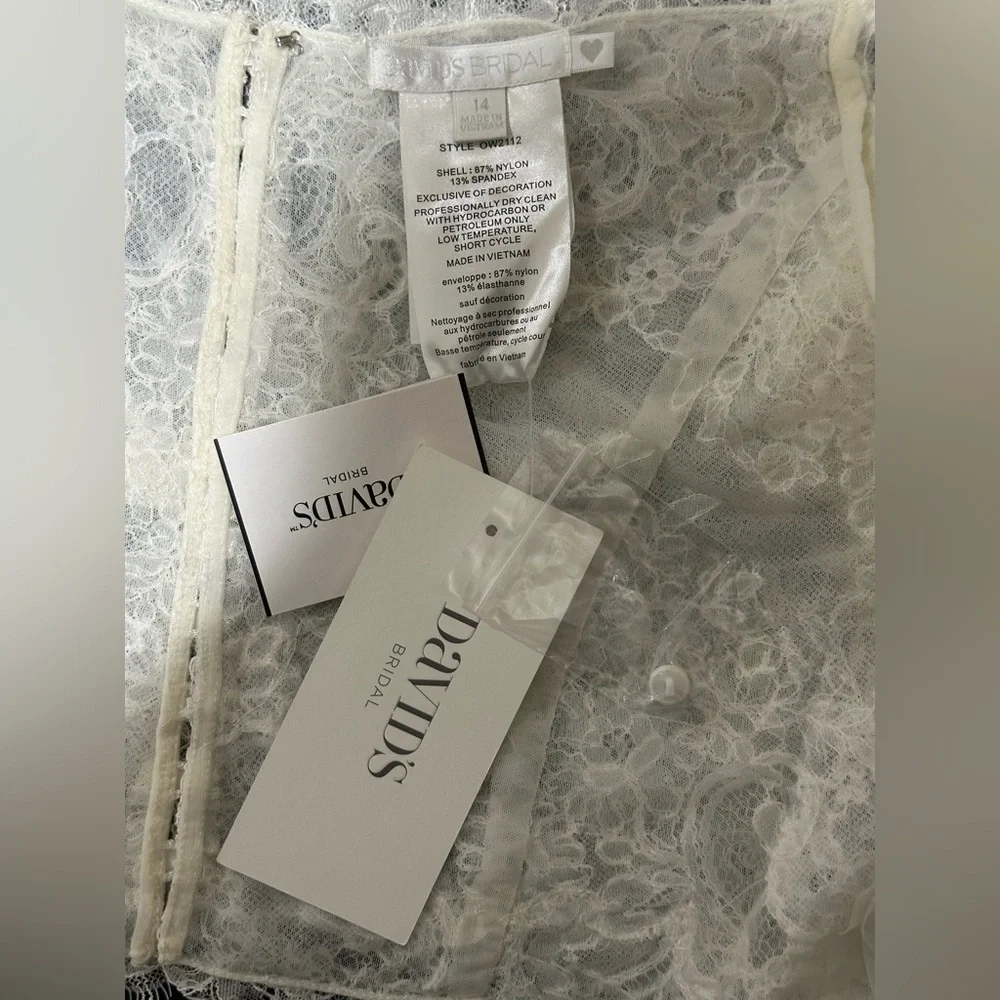 David’s Bridal Ivory Off-the-Shoulder Lace Topper with 3/4 Sleeves - Picture 7 of 10